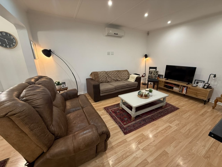 To Let 3 Bedroom Property for Rent in Bothasig Western Cape